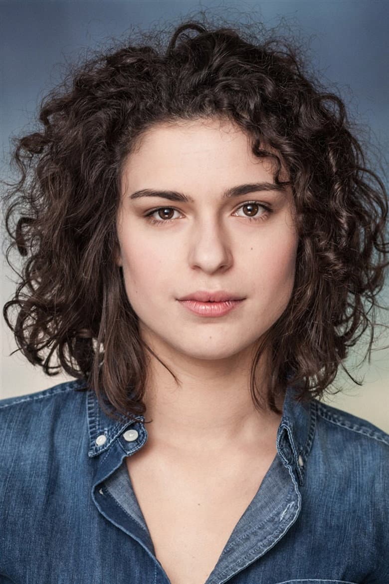 Clémence Coullon — Rated on Seriez, track your watch history at seriez.app