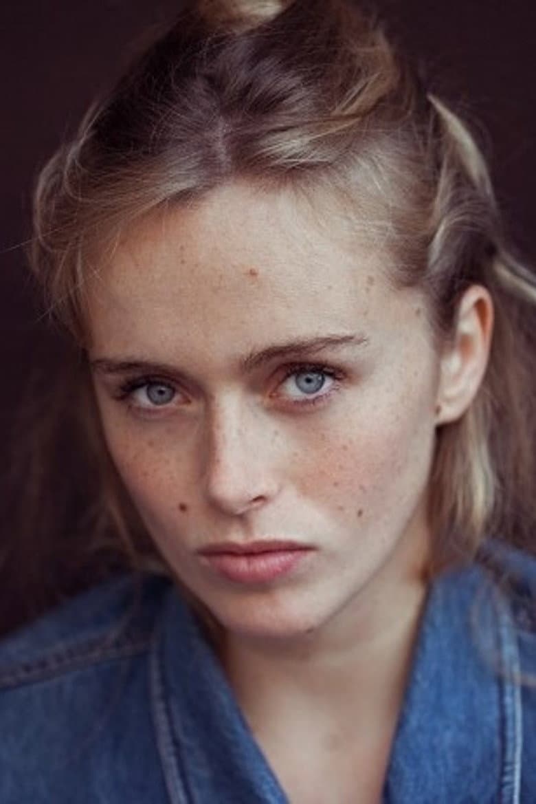 Alienor Bouvier — Rated on Seriez, track your watch history at seriez.app
